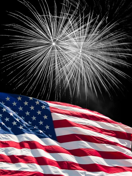 Αμερικανική Σημαία Και Λευκά Πυροτεχνήματα Από Την Ημέρα Της Ανεξαρτησίας — Φωτογραφία Αρχείου