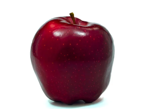 Czerwone dojrzałe jabłko na białym tle — Zdjęcie stockowe