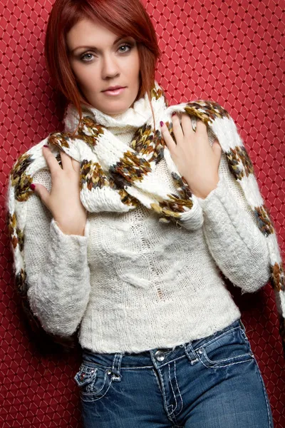 Winter sjaal vrouw — Stockfoto