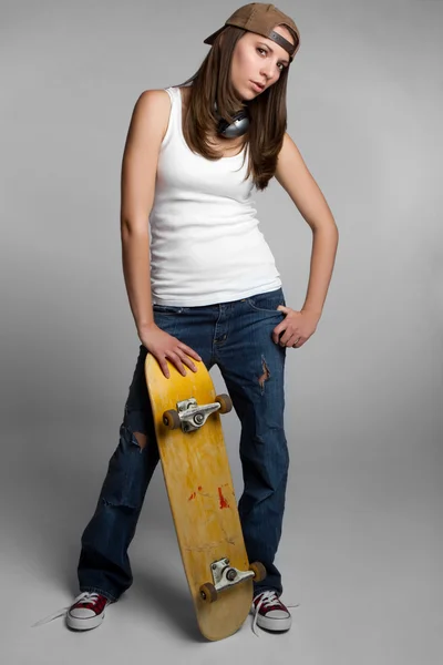 Κορίτσι skateboard — Φωτογραφία Αρχείου