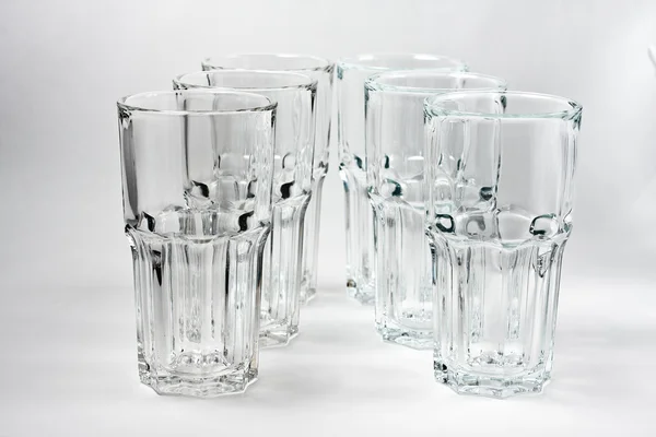 Tomma glas på grå — Stockfoto