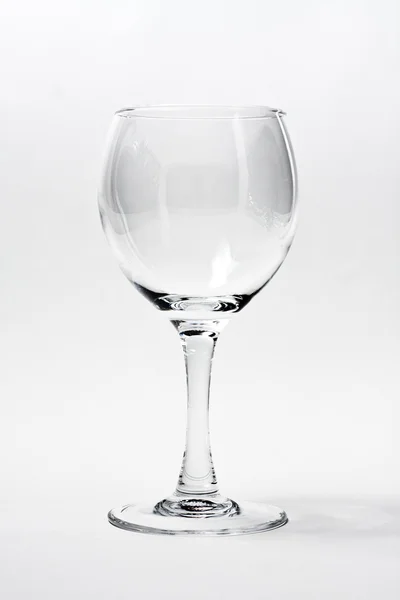 Un vaso vacío aislado en blanco — Foto de Stock