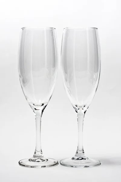 Dos vasos vacíos aislados en blanco —  Fotos de Stock