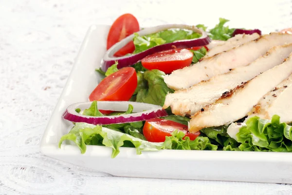 Grillezett csirkemell saláta — Stock Fotó