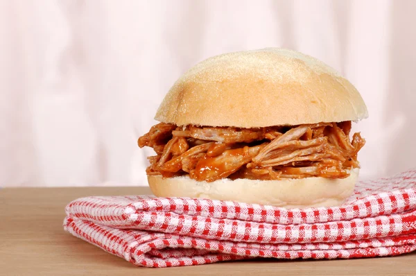Tatlı barbekü domuz sandviç çekti — Stok fotoğraf