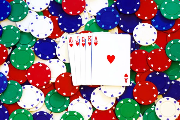 Royal Flush auf Pokerchips — Stockfoto