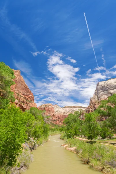 Uitzicht Maagd Rivier Als Het Kronkelt Door Zion Nationaal Park — Stockfoto