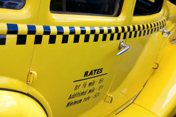 形象的奥本的黄色出租车在奥本 印第安纳州老爷车节 — 图库照片