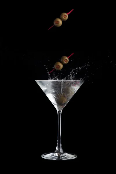 Zeytinli martini — Stok fotoğraf