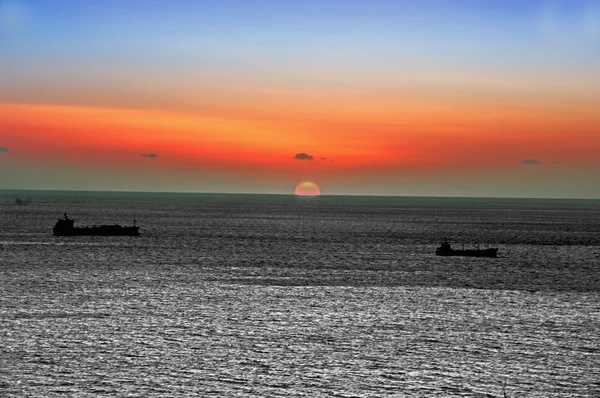 Dois Navios Durante Pôr Sol Mar — Fotografia de Stock