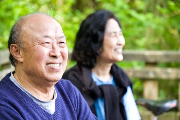 Felice anziano asiatico coppia — Foto Stock