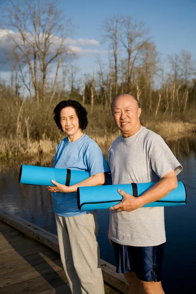 Senior asiatico coppia esercizio — Foto Stock