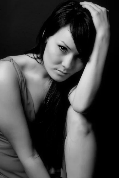 Gyönyörű nő fekete-fehér — Stock Fotó