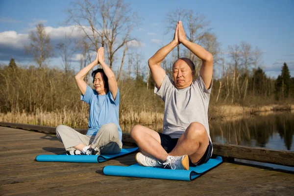 Senior asiático pareja ejercicio Fotos De Stock