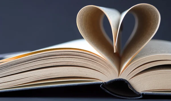 Open Book Pages Form Heart — Stock Photo, Image