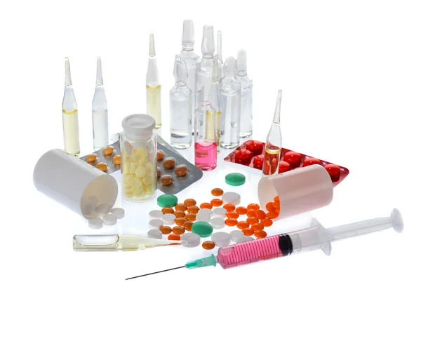 Wiele Kolorowych Tabletek Ampułek Białym Tle — Zdjęcie stockowe