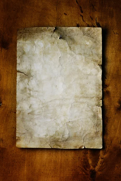 Kahverengi Tahta Üzerine Eski Kağıt — Stok fotoğraf