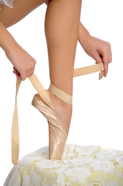 Leg Ballerina Tying Her Ballet Slippers White Background — Stock Photo, Image