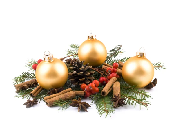 Золотой стеклянный шар - рождественское украшение — стоковое фото
