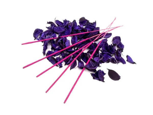 Фиолетовые ароматизаторы и розовые благовония — стоковое фото