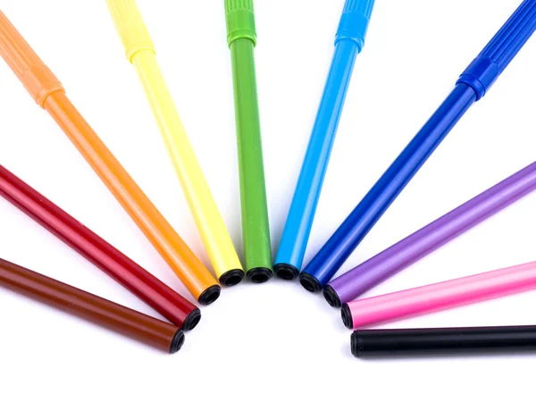 Regenboog gemaakt van pennen — Stockfoto