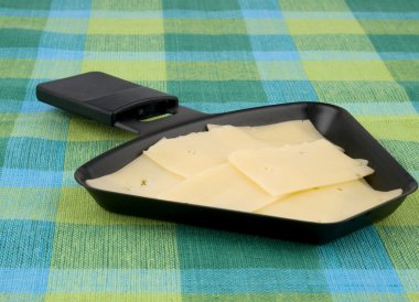 Peynirli raclette pan