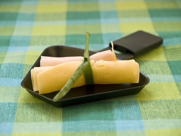 Jambon ve peynir ile raclette pan — Stok fotoğraf