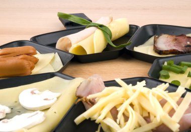 raclette tava ile gıda, parti için ideal