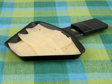 Peynirli raclette pan