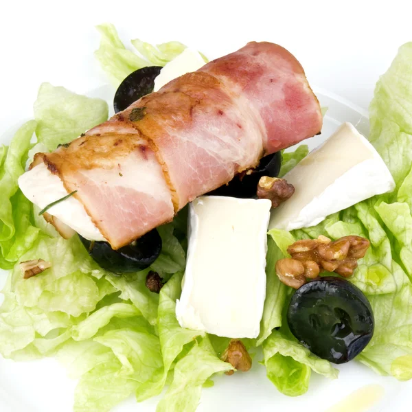 Gerold kippenborst met salade Rechtenvrije Stockfoto's