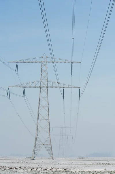 Elektrische hoogspanning mast — Stockfoto