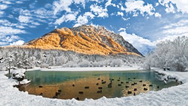 Göl jasna yakınındaki kranjska gora, Slovenya