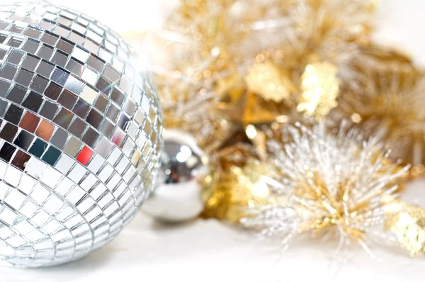 Disco bola con decoración de Navidad — Foto de Stock