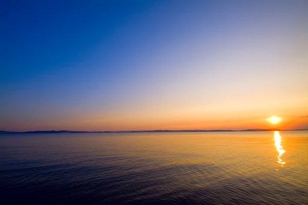 Meereslandschaft bei Sonnenuntergang — Stockfoto
