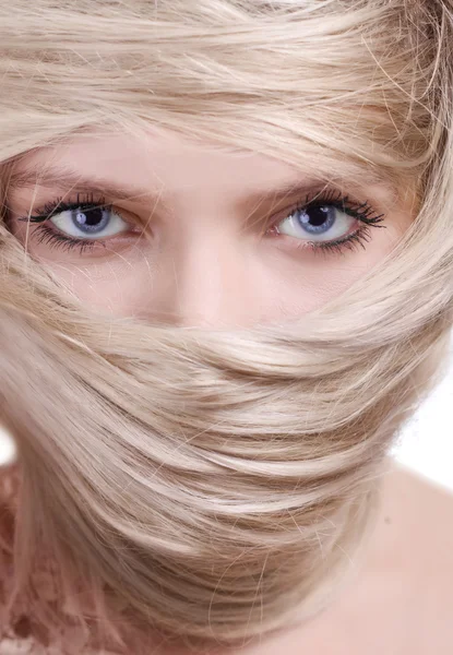 Snygg blond kvinna närbild hår mask porträtt — Stockfoto
