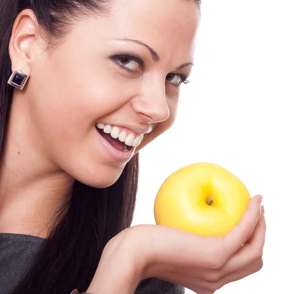 Piękna młoda kobieta z jabłkiem na białym tle — Zdjęcie stockowe