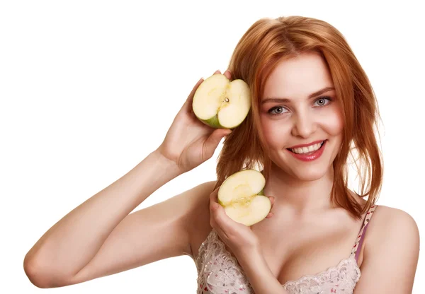 Unga glada leende kvinna med två apple isolerad på vit — Stockfoto