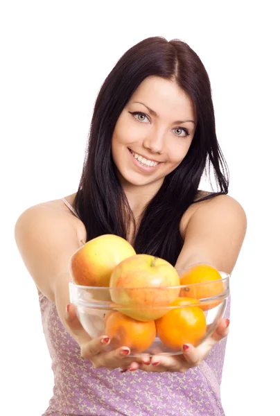 Glückliche Frau Hält Eine Schale Mit Obst Auf Weißem Hintergrund — Stockfoto