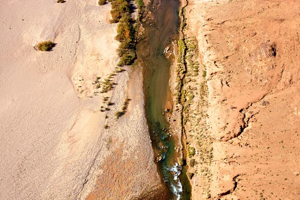 Aerial Sahara desert photo with river — Stock Photo, Image