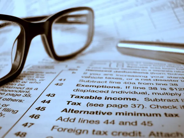 Una imagen financiera de un formulario de impuestos — Foto de Stock