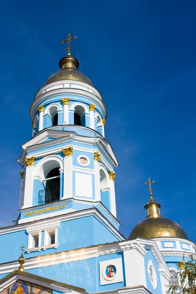 Voznesenskaya 教会的冲天炉 — 图库照片