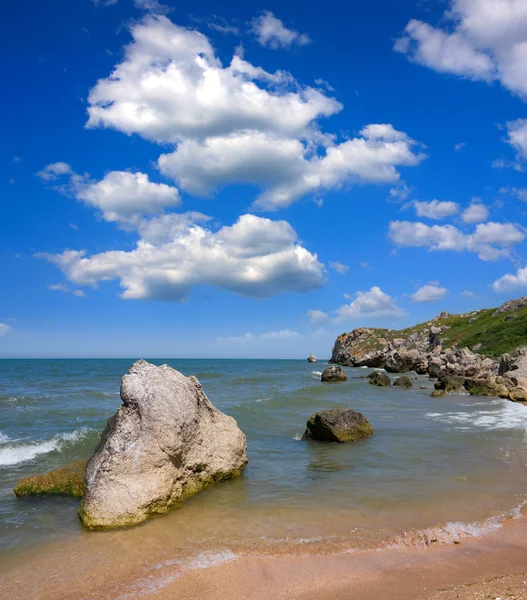 Nice summer landscape on sea — Stock Photo, Image