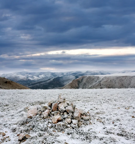 Χειμωνιάτικο σκηνικό στα βουνά — Φωτογραφία Αρχείου