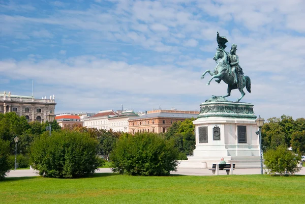 オーストリア ウィーン オーストリアの大公チャールズの彫像 — ストック写真