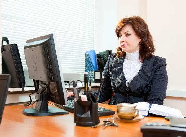 Business woman works — Stock Photo, Image
