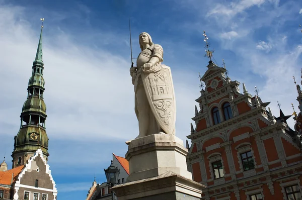 雕塑的罗兰骑士在里加，拉脱维亚 — 图库照片