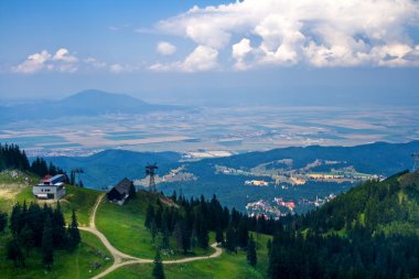 yüksek dağ tatil beldesinin şaşırtıcı panorama görüş