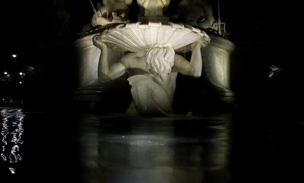 Detalle de la estatua frente al Parlamento austriaco — Foto de Stock