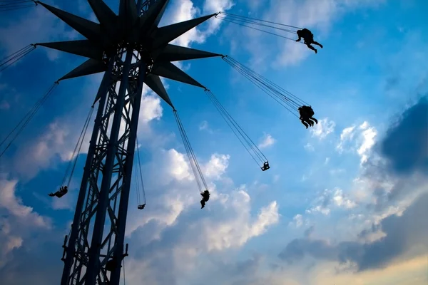 Flygande på svängig karusell — Stockfoto