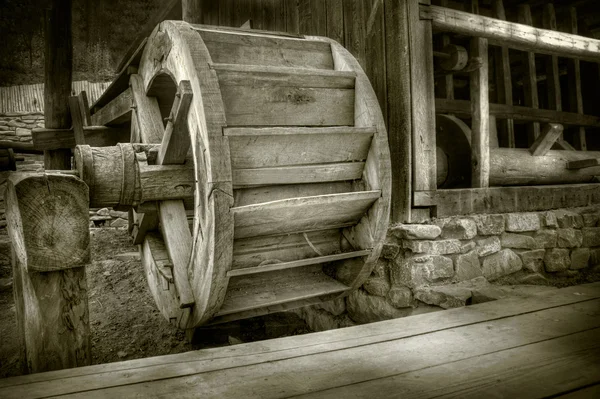 Starožitný Waterwheel Rumunské Vesnici — Stock fotografie